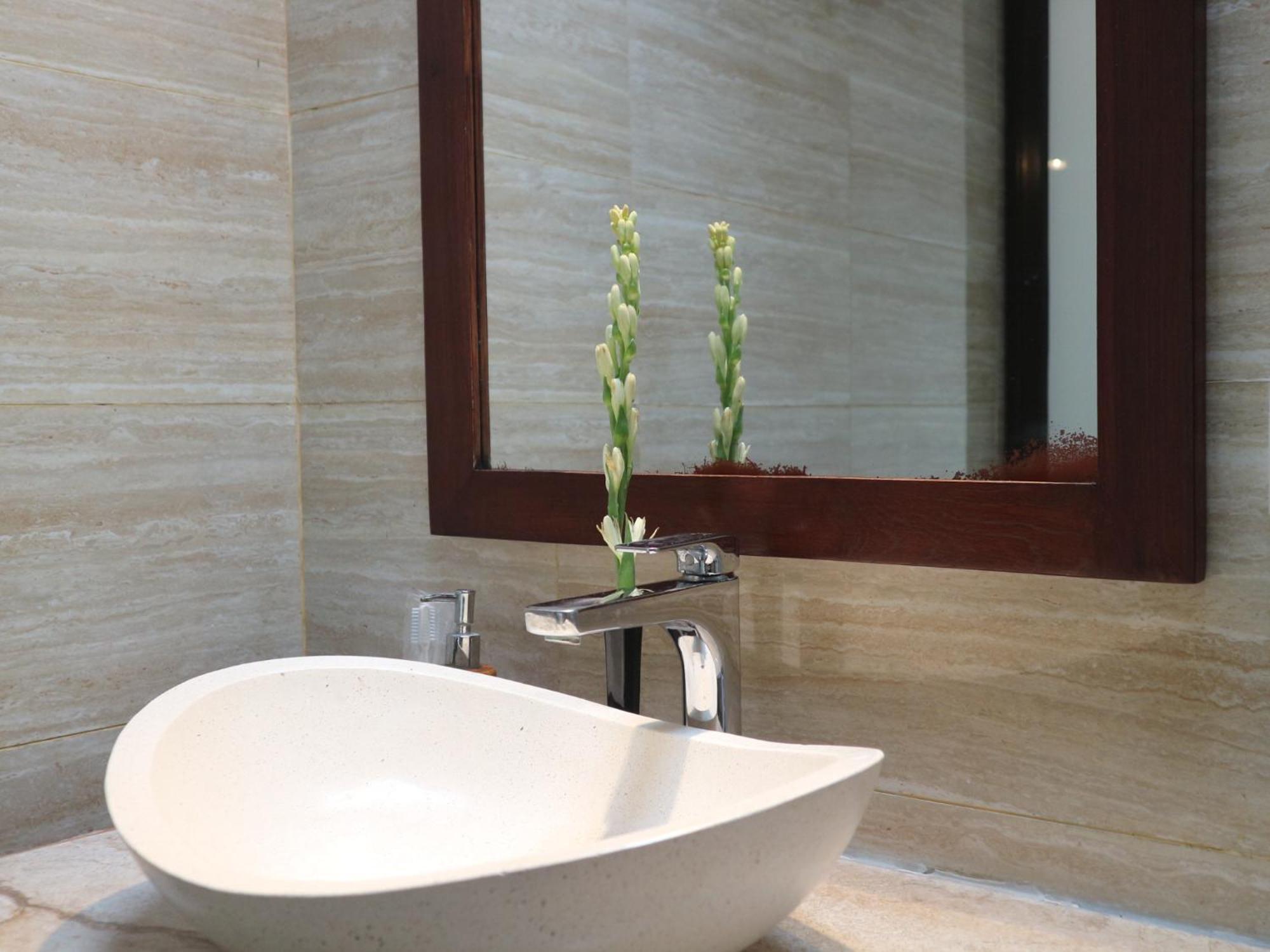 Villa Sinergi 2Br Tranquil Villa In Seminyak Екстер'єр фото
